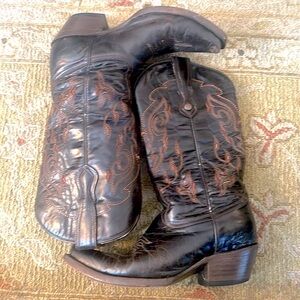 Corral leather boots- bohemian country rock vintage embroidery style